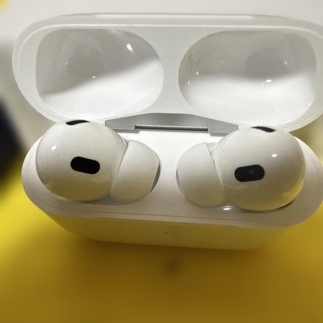 AirPods Pro 第2世代 MagSafeと社外品のケースとインナーピース