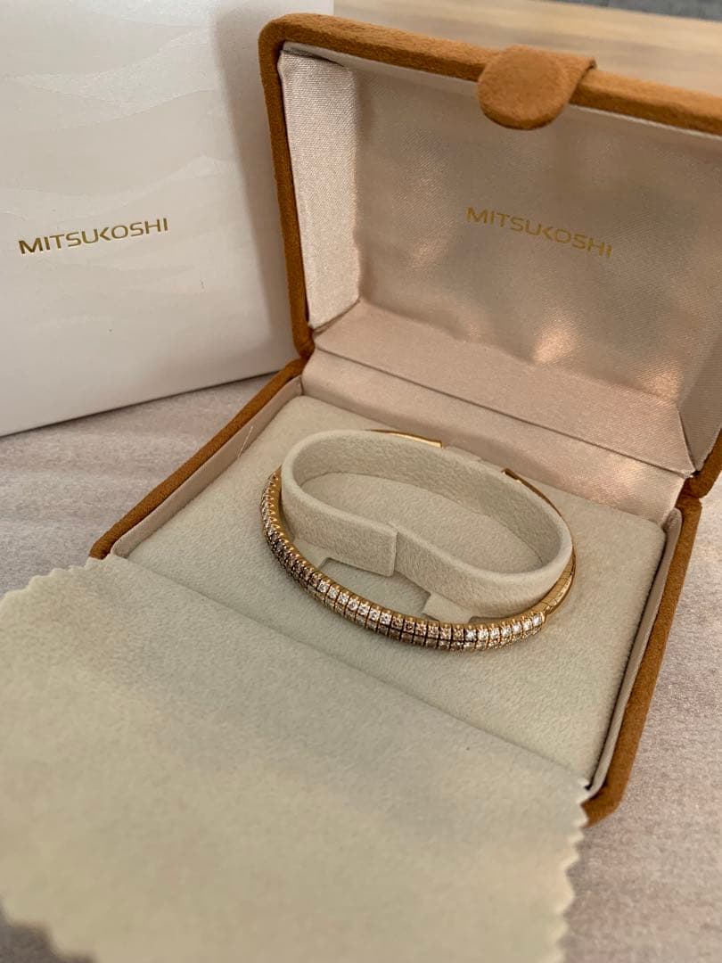 三越宝石サロン　バングル　K18 ダイヤモンド