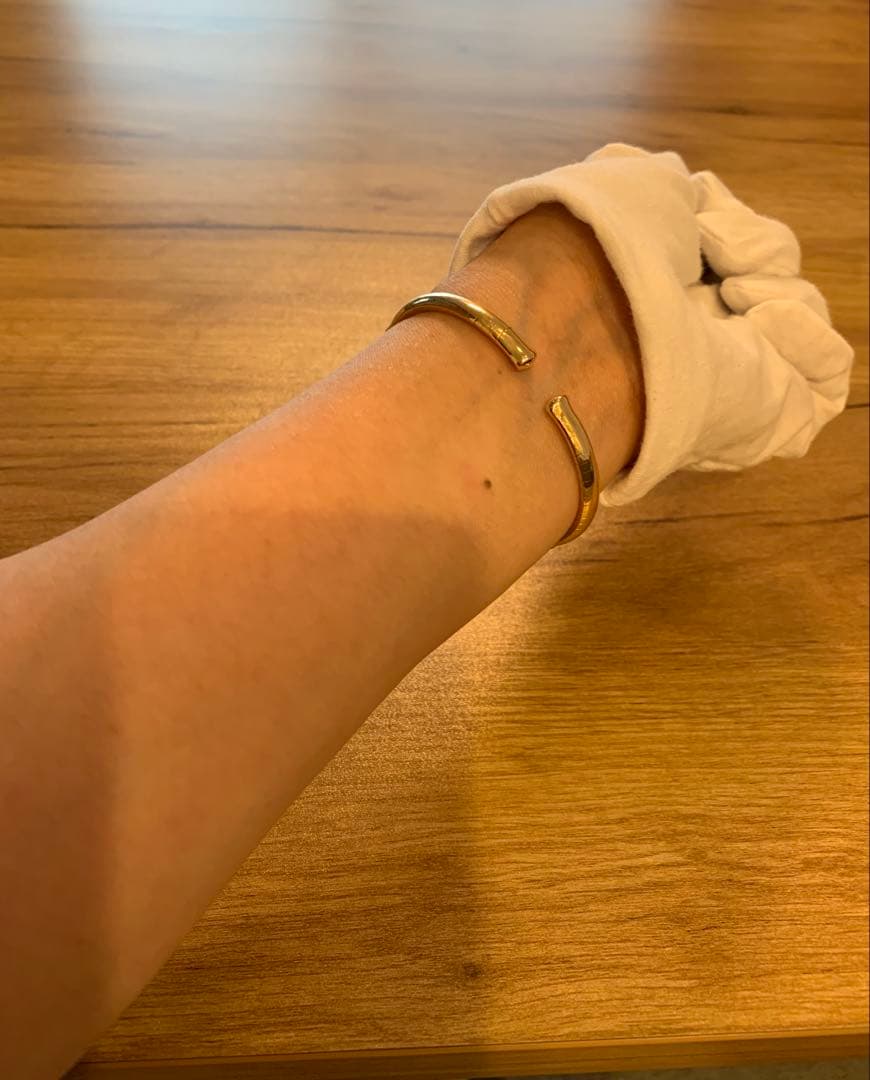 三越宝石サロン　バングル　K18 ダイヤモンド