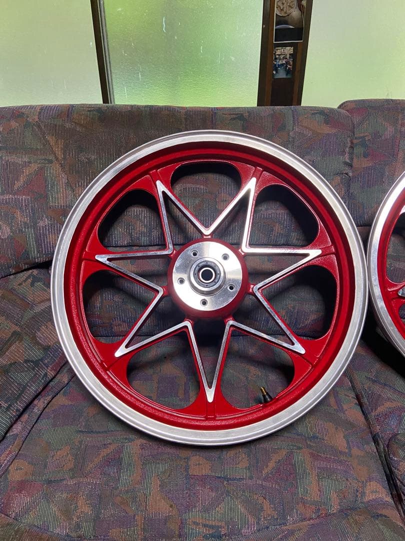 ゼファーχ 未使用タイヤ付き　ブリジストン　バトラックス　ベアリング打ち替え済み