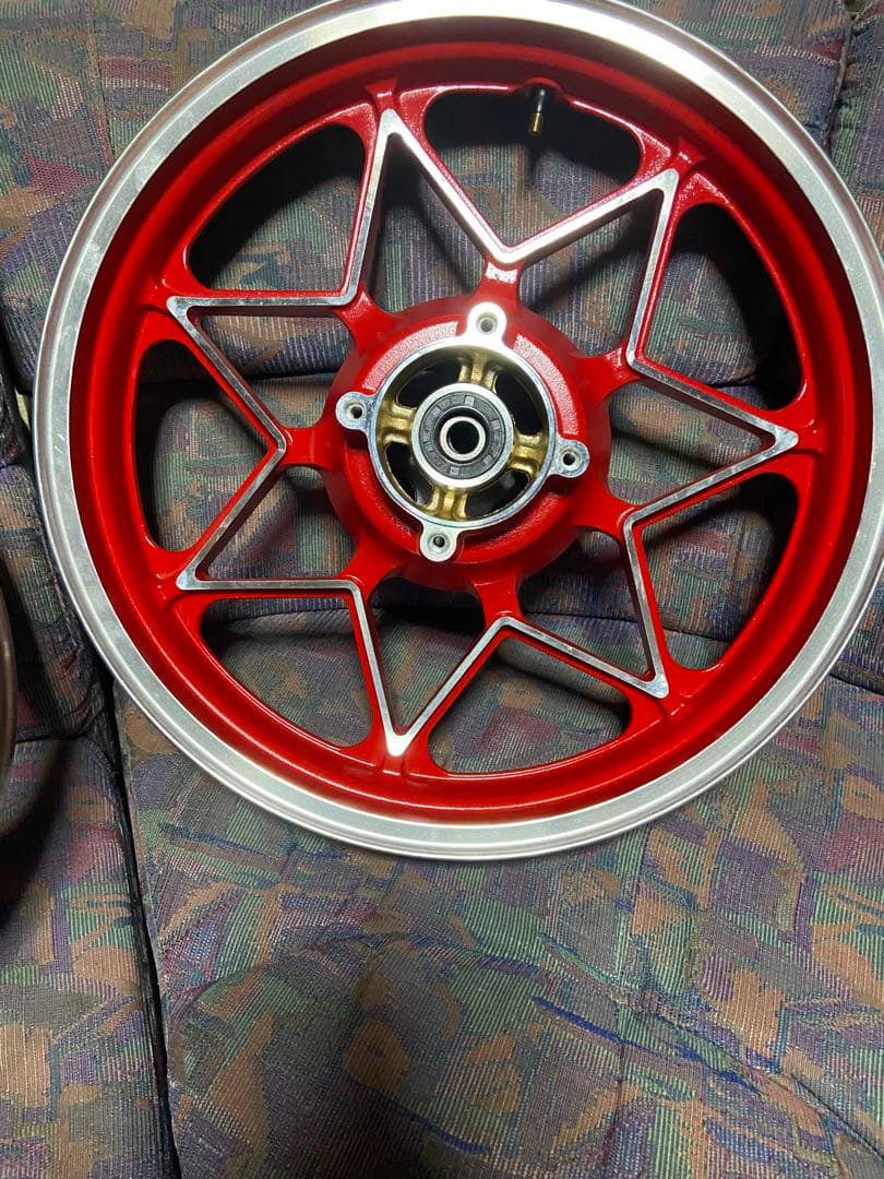 ゼファーχ 未使用タイヤ付き　ブリジストン　バトラックス　ベアリング打ち替え済み