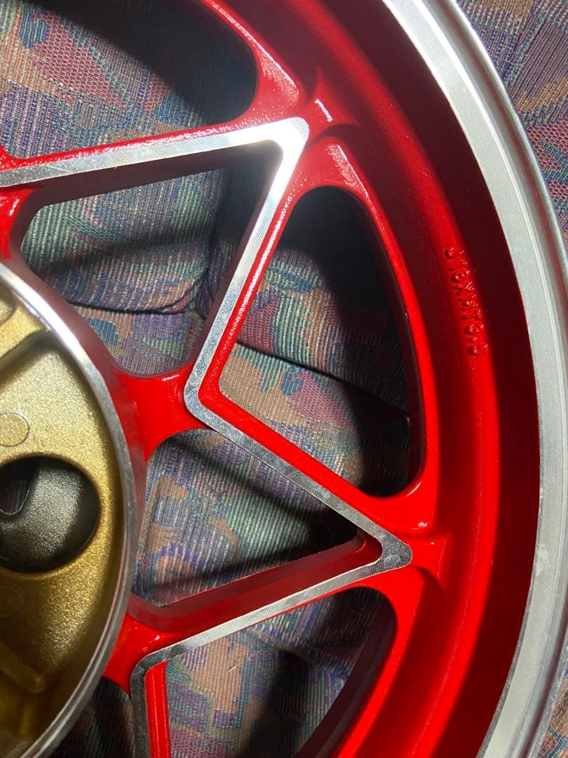 ゼファーχ 未使用タイヤ付き　ブリジストン　バトラックス　ベアリング打ち替え済み