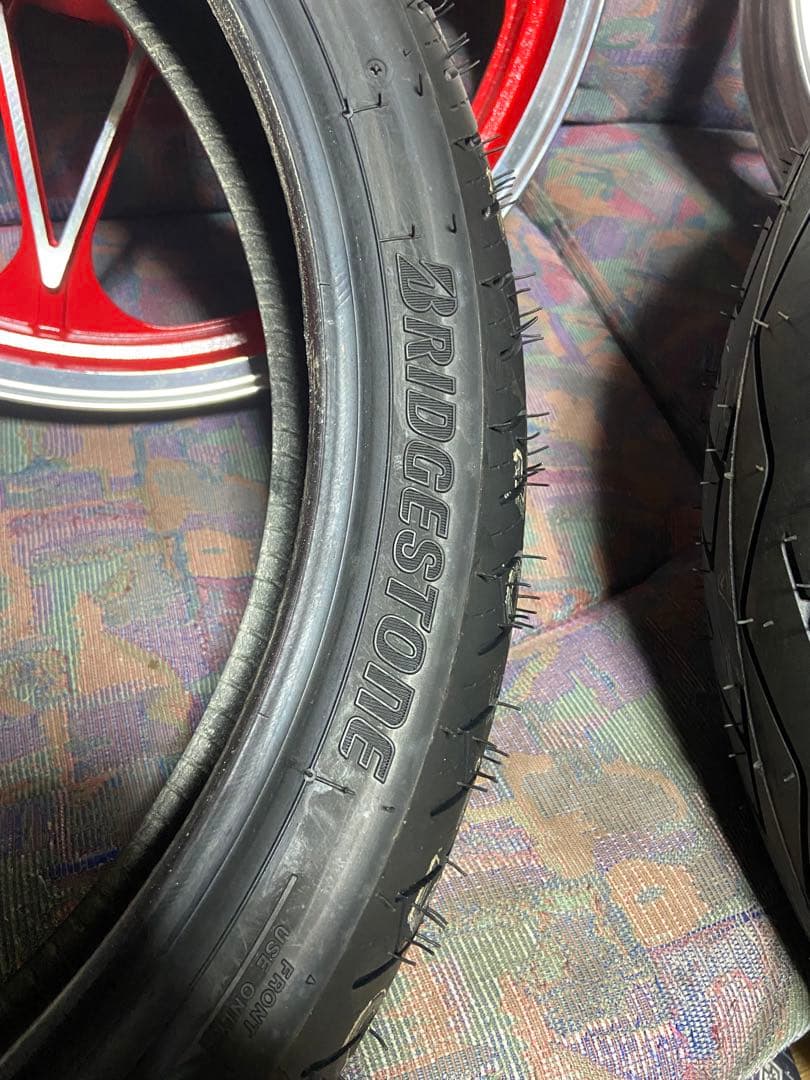 ゼファーχ 未使用タイヤ付き　ブリジストン　バトラックス　ベアリング打ち替え済み