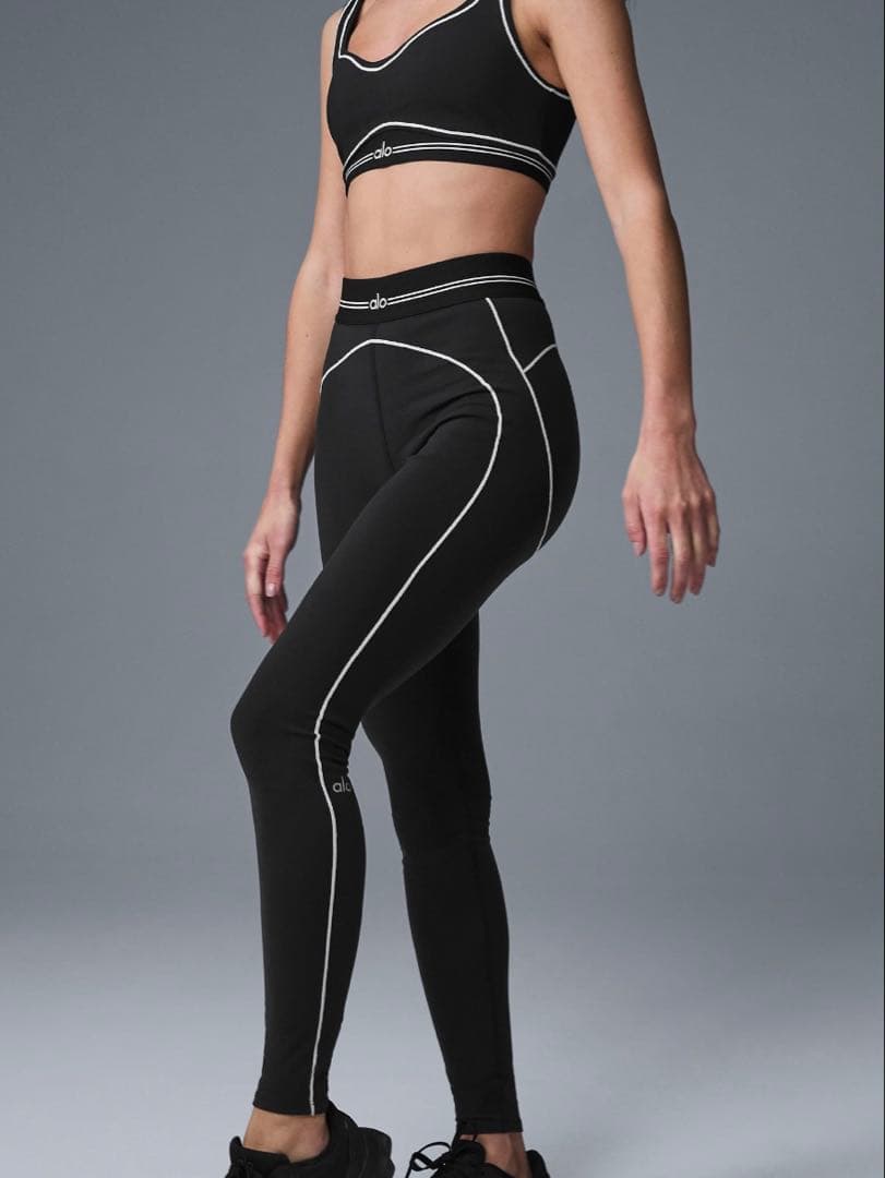 aloレギンス新品未開封Heart Throb LeggingブラックXXS