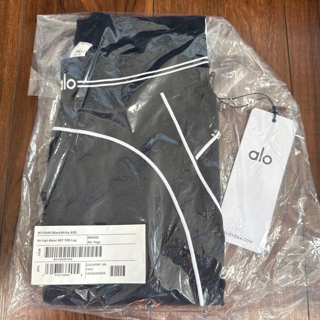 aloレギンス新品未開封Heart Throb LeggingブラックXXS