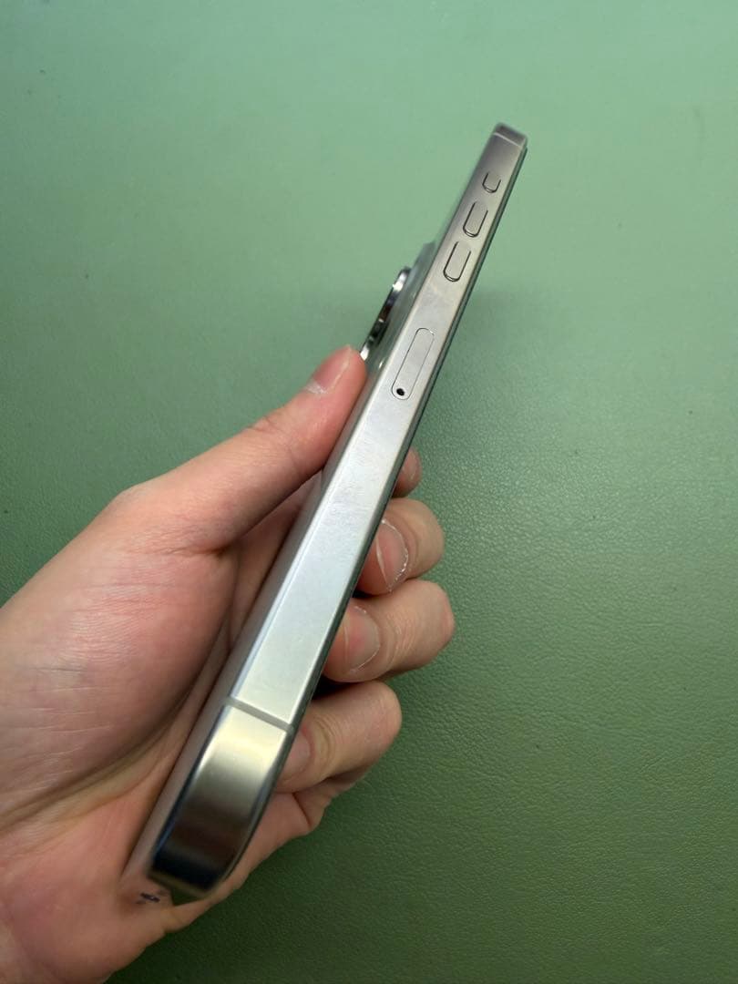 iPhone 16Pro Max ナチュラルチタニウム　256G