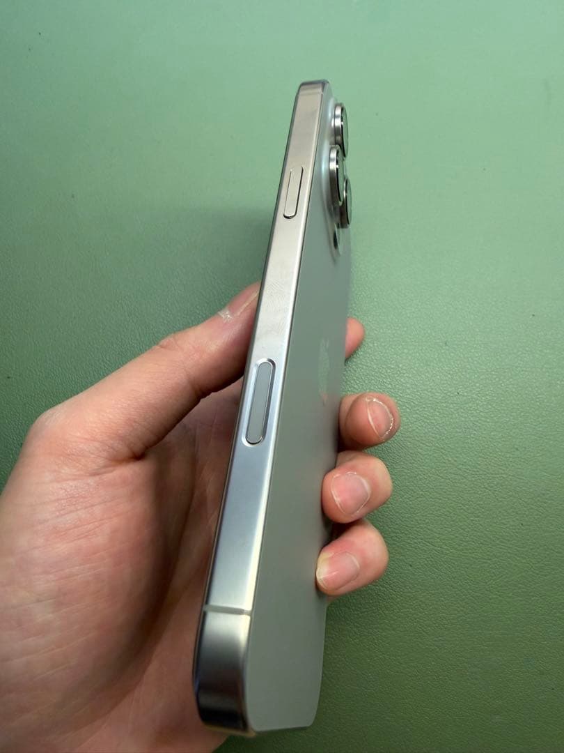 iPhone 16Pro Max ナチュラルチタニウム　256G