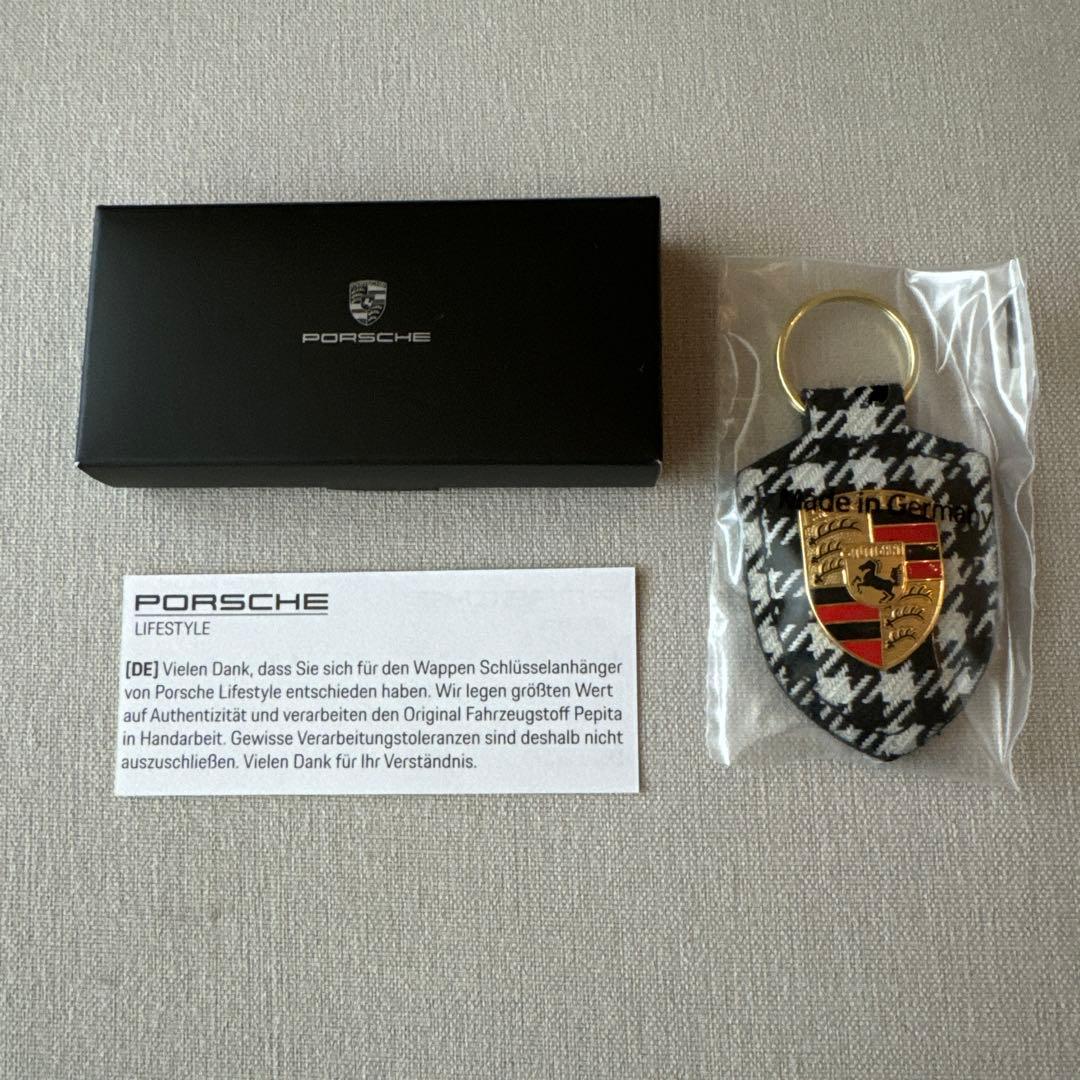 PORSCHE ポルシェ 純正　クレストキーホルダー ペピタ　千鳥格子