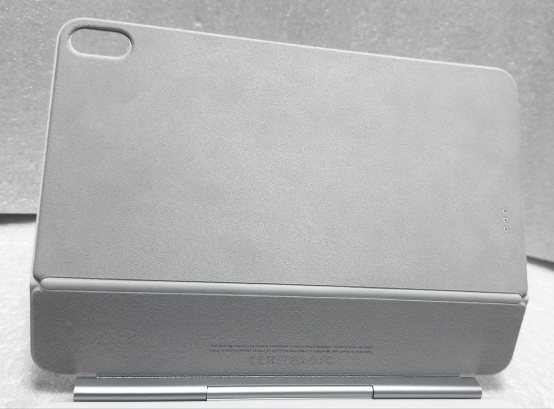 極美品　2025年3月購入　Magic Keyboard iPad Air 11