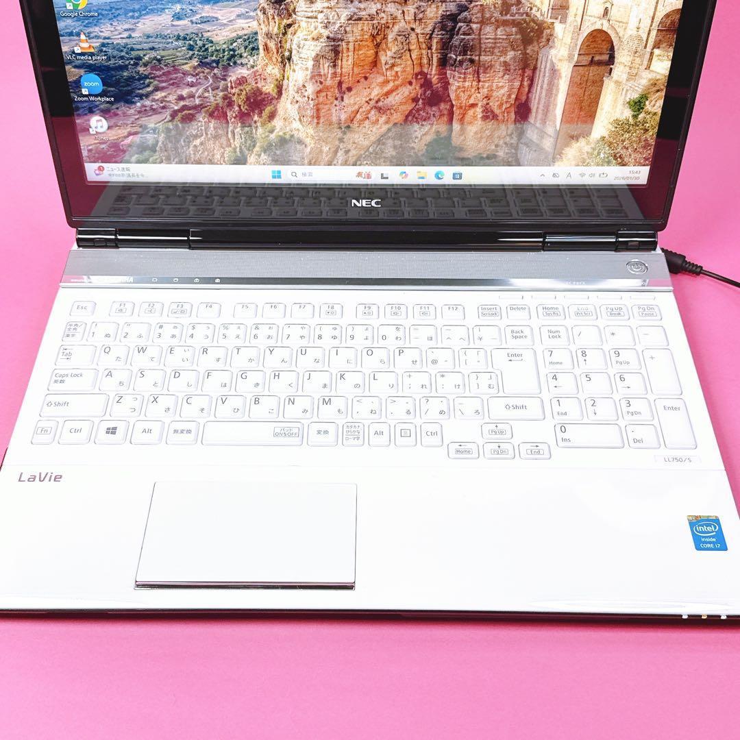 タッチパネル‼️極速i7 windows11 SSD⭐️カメラ付ノートパソコン白