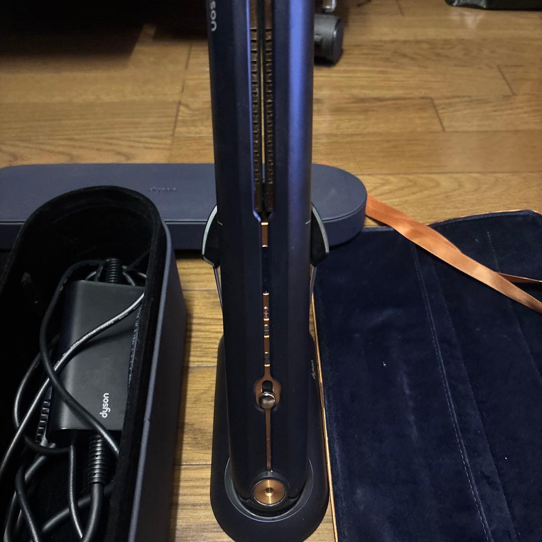 Dyson ストレートヘアアイロン 本体と付属品