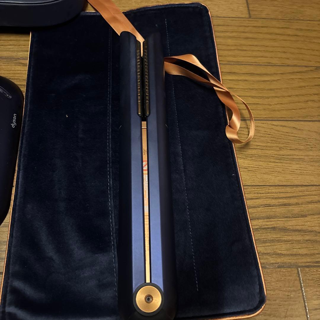 Dyson ストレートヘアアイロン 本体と付属品