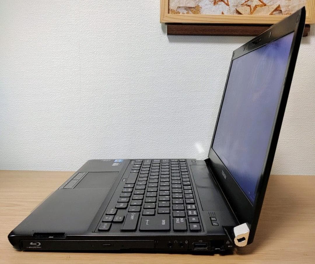 TOSHIBA dynabook Corei7 メモリ8GB SSD256GB