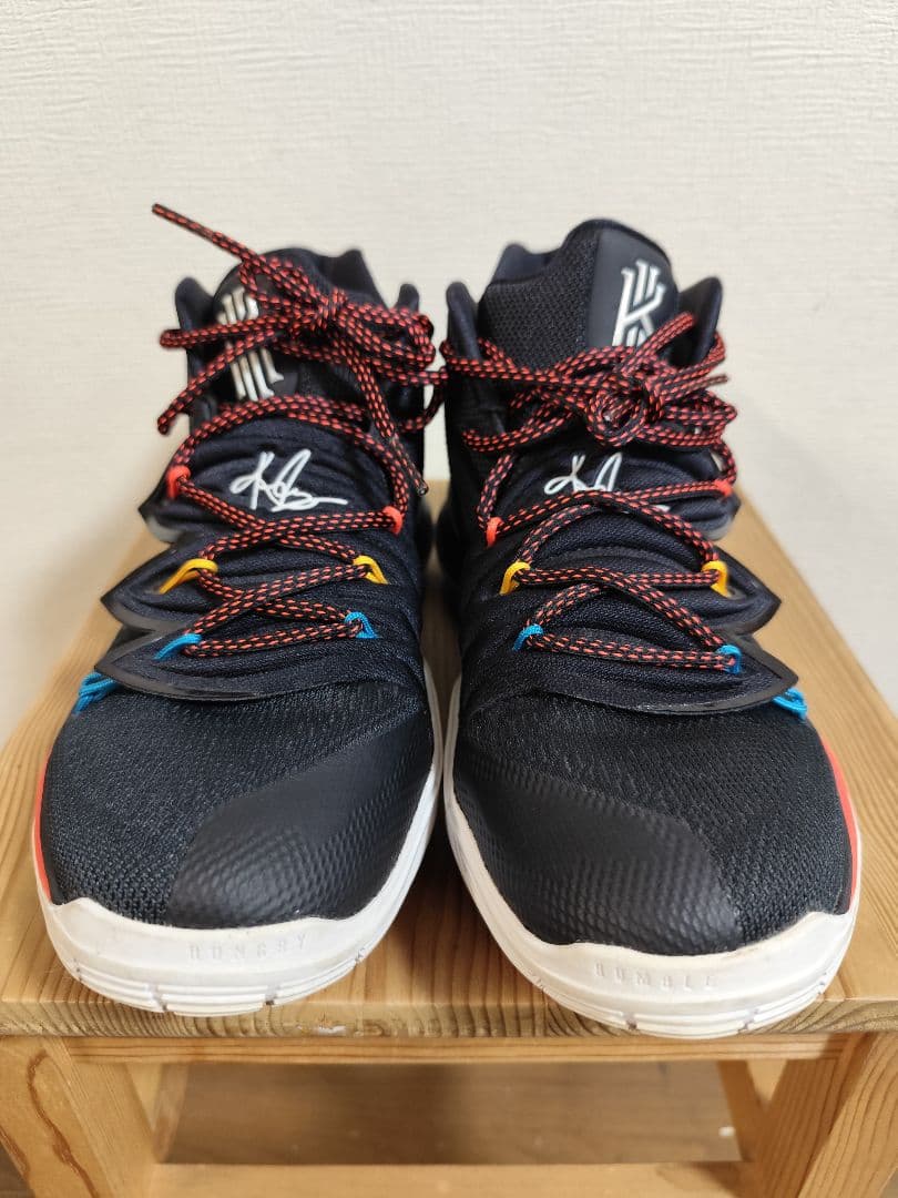 ま*る様 Nike Kyrie 5 Freinds ナイキ　カイリー5　フレンズ