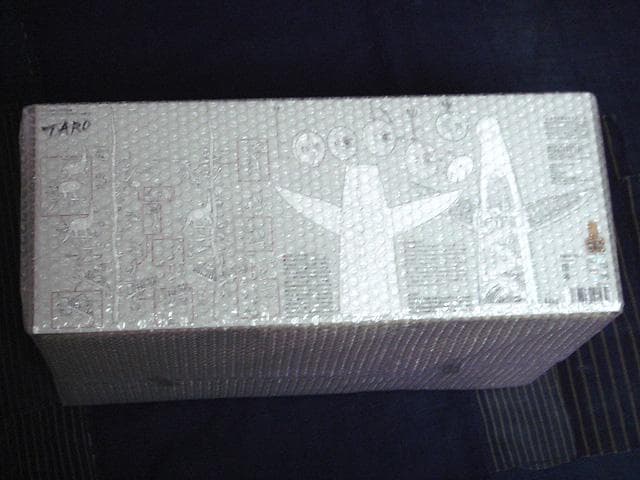 新品 海洋堂 1/200 ARTPLA 太陽の塔 kaiyodo 岡本太郎 万博