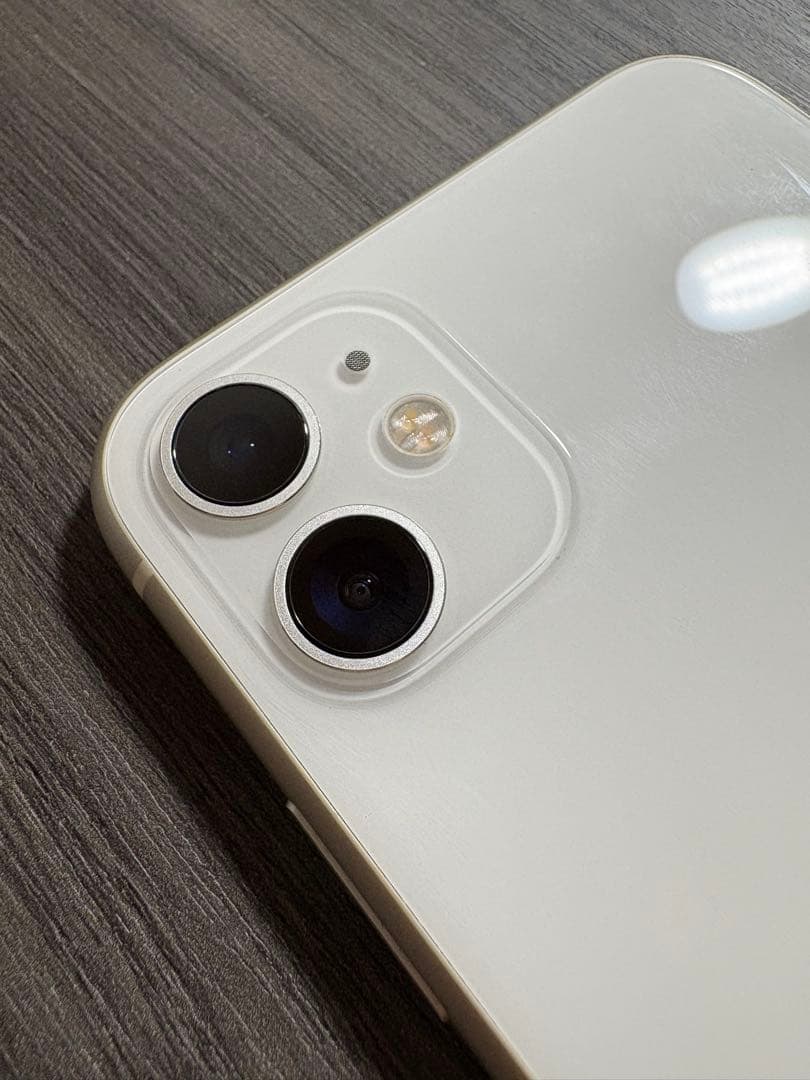 iPhone11 64GB バッテリー84%ホワイト 動作良好