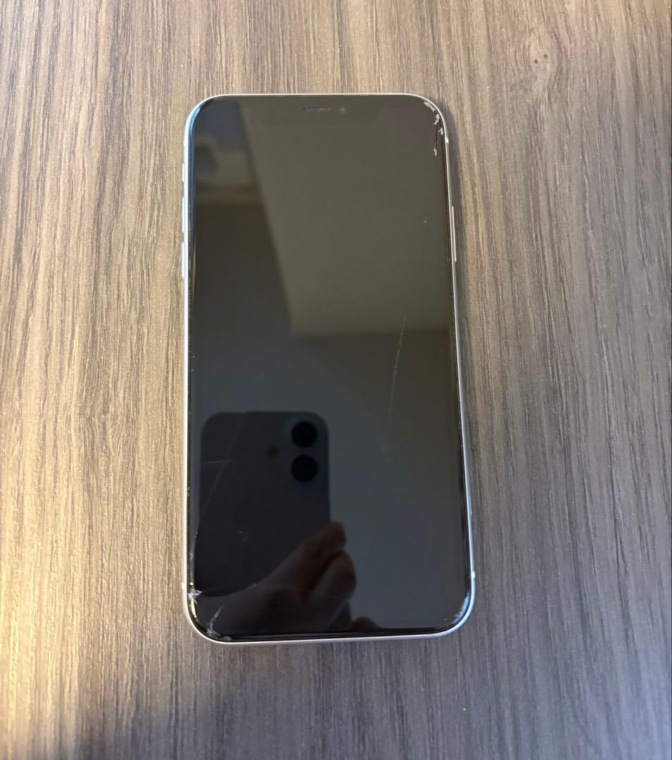 iPhone11 64GB バッテリー84%ホワイト 動作良好