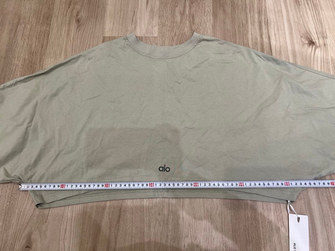 alo くすみグリーン 長袖 Tシャツ 新品タグ付き