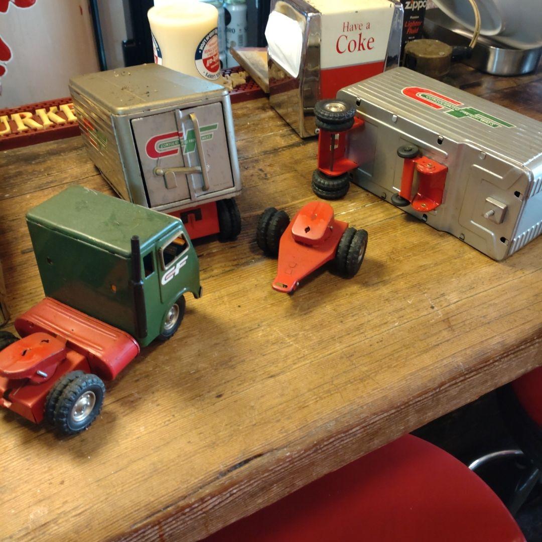 店じまいブリキトレーラー、アメリカ、