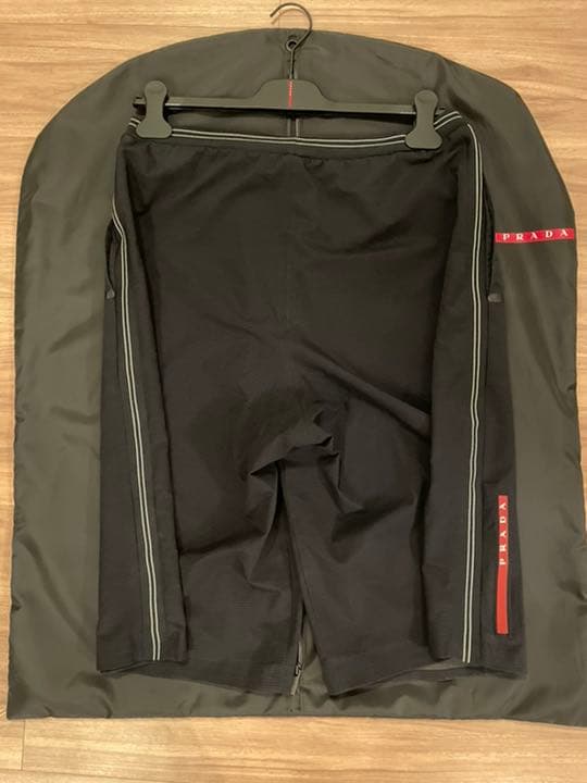 プラダ　ライトストレッチ テクニカルファブリック バミューダショーツ