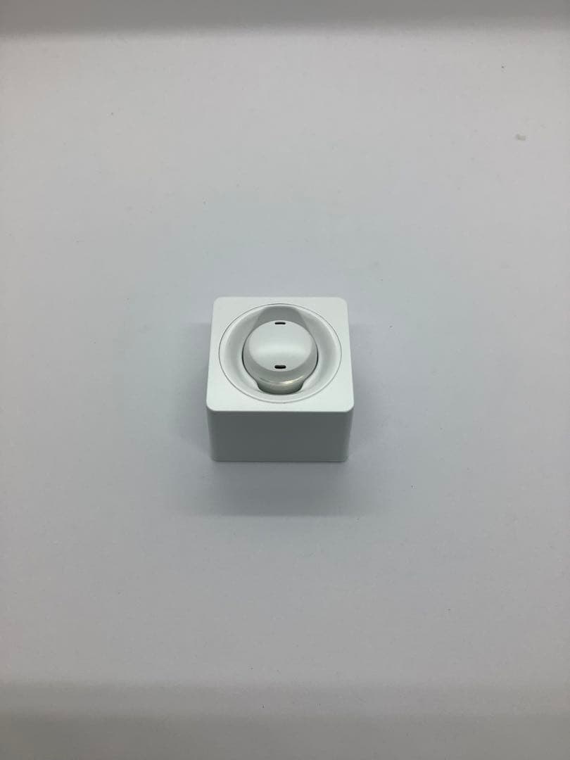 Olive Smart Ear イヤホン ホワイト 送料無料！