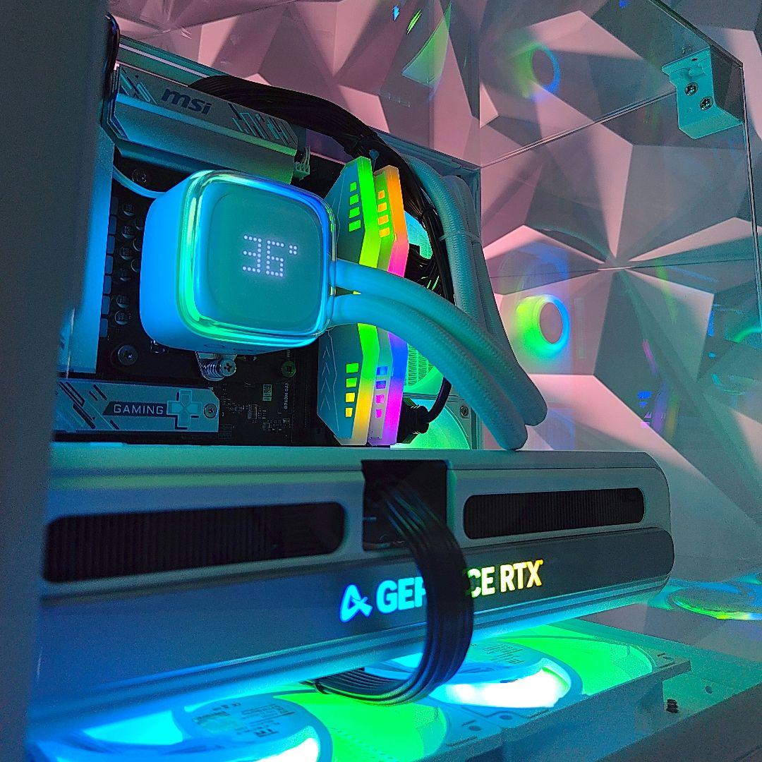 『新品』✨コンパクト3面ガラスゲーミングPC✨デスクトップ／ミニタワー／ホワイト