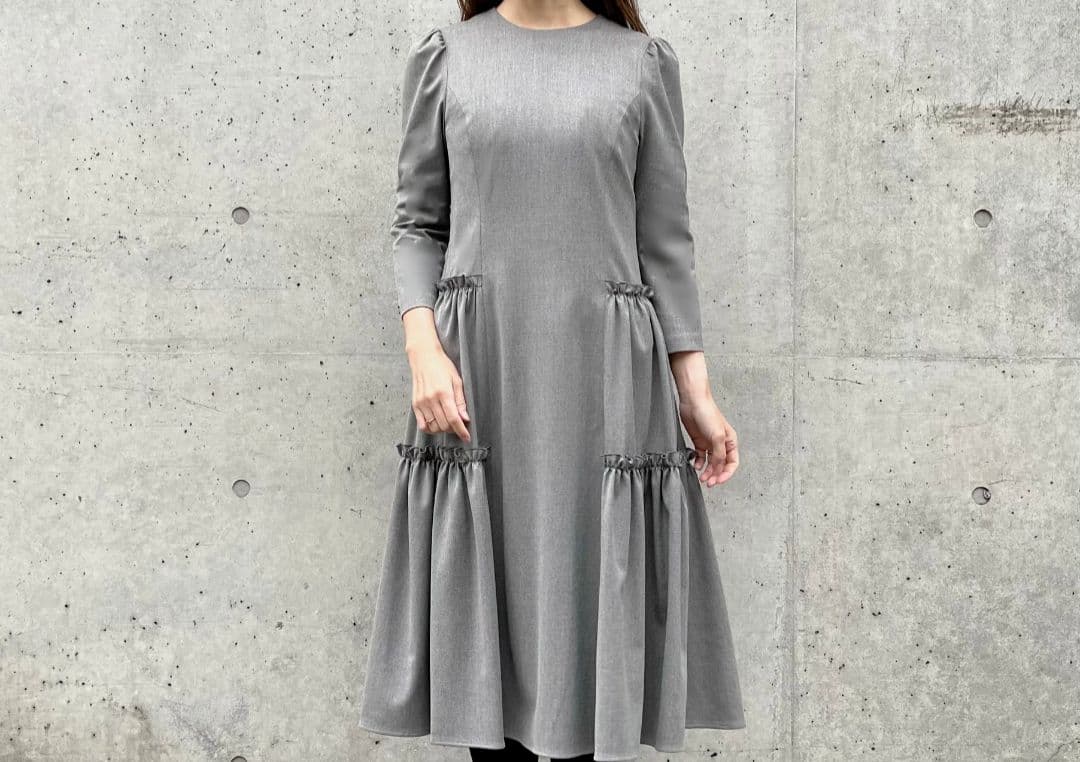 美品 エムプルミエブラック 36 バックギャザー 切替 ワンピース ティアード