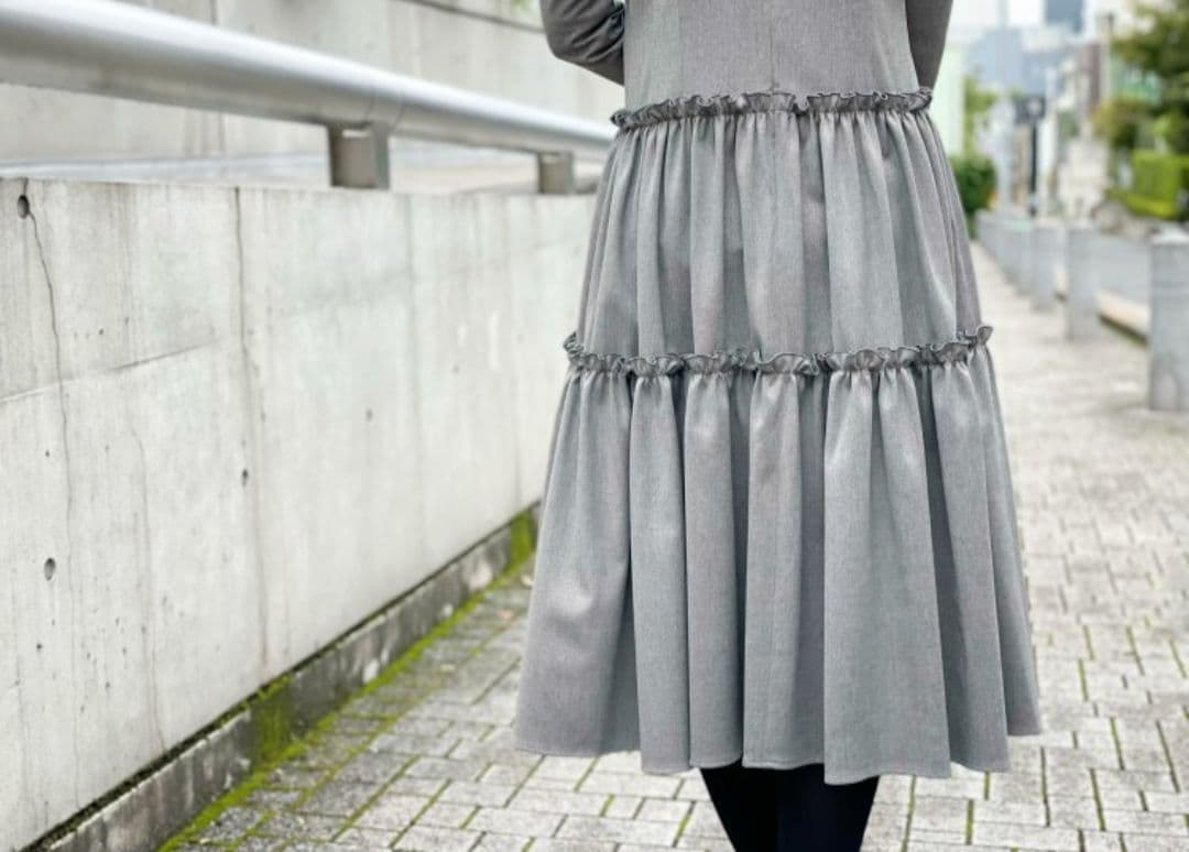 美品 エムプルミエブラック 36 バックギャザー 切替 ワンピース ティアード