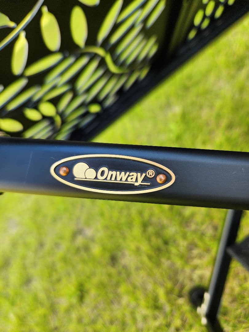 Onway オンウェー　Xテーブル　リーフ柄　IGTテーブル