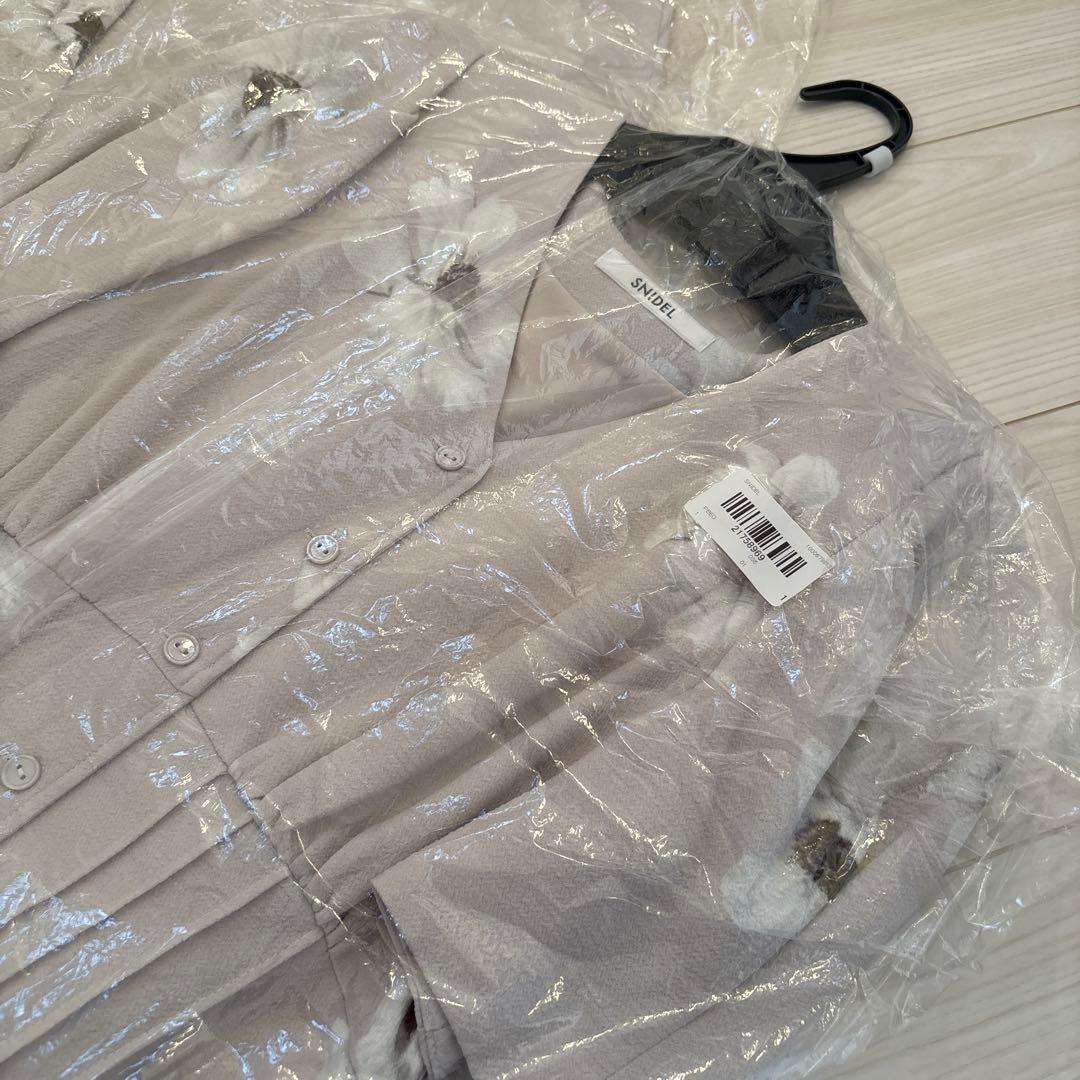 snidel【FLOWER COLLECTION】プリントタイトワンピース