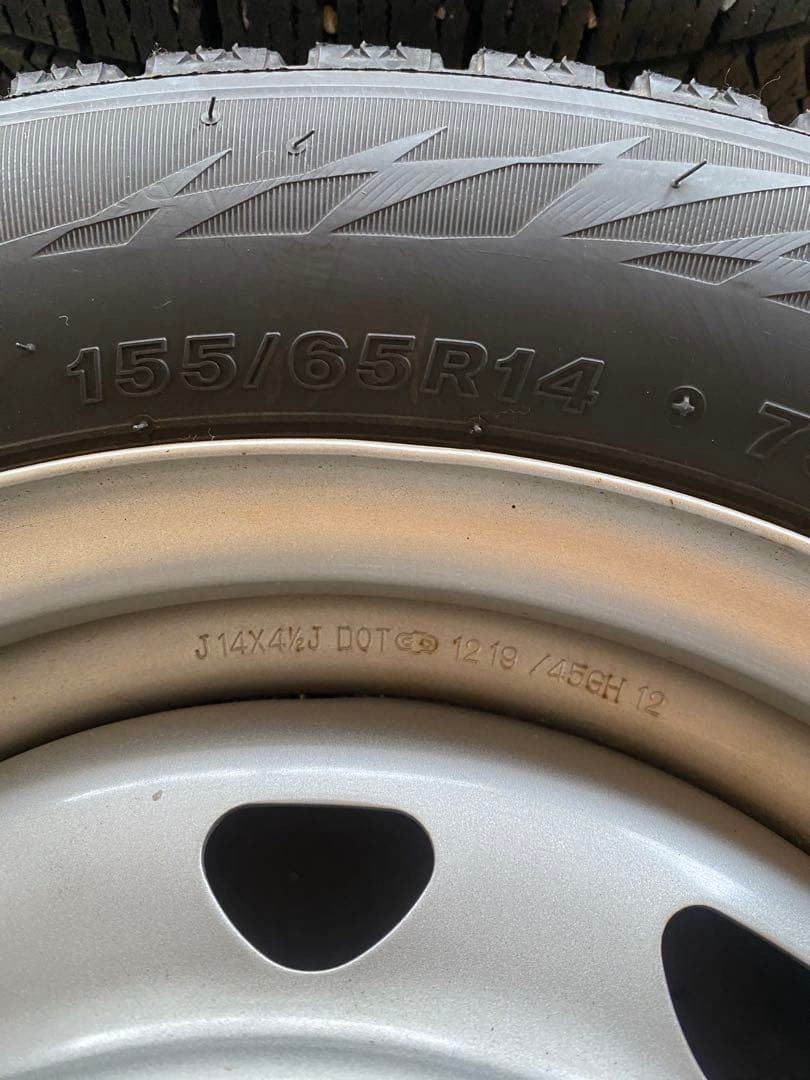 土日限定価格　軽自動車全般　送料込み　バリ溝　スタッドレス　155 65 14