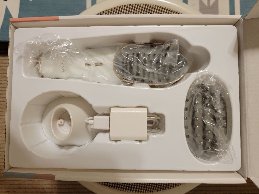 家庭用美容器ミーゼスカルプリフトプラスです。