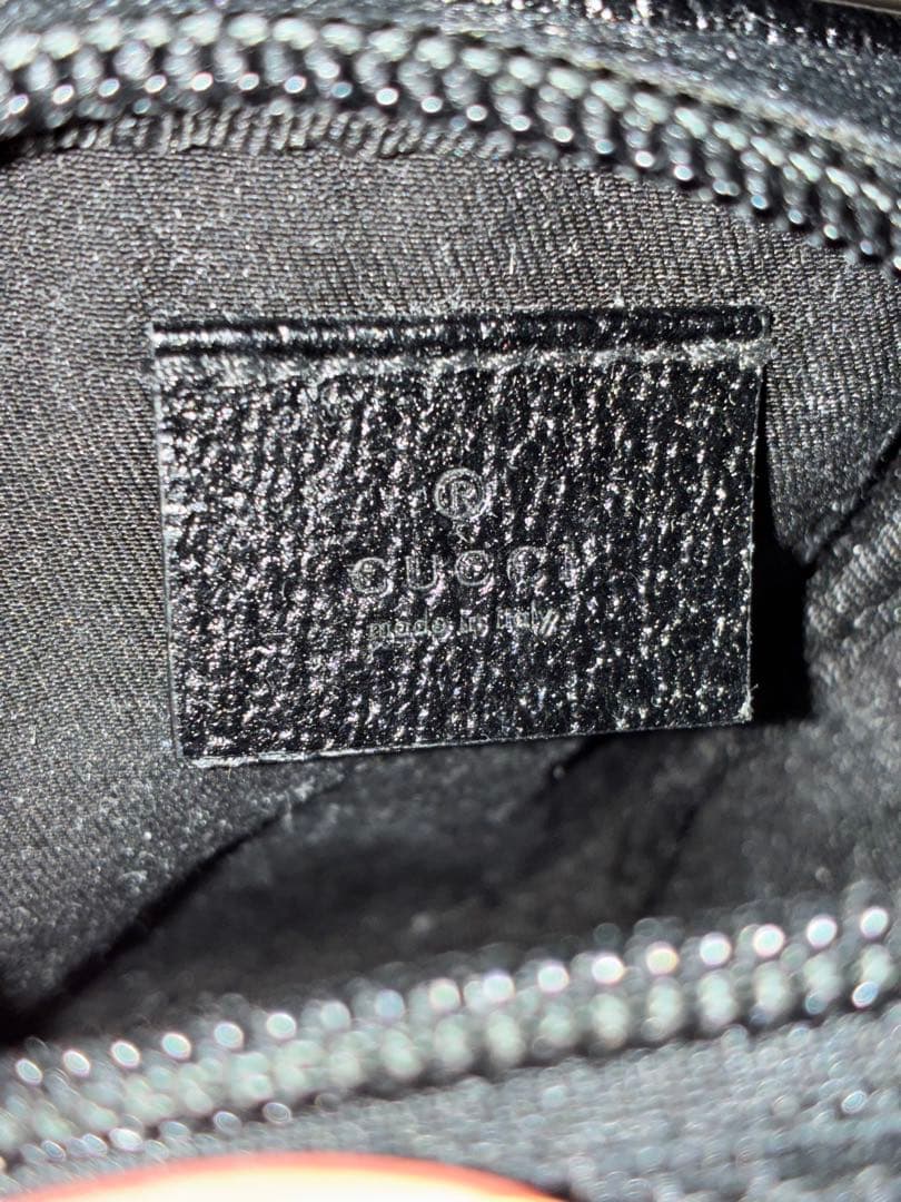 GUCCI ブラック GGパターン ポーチ