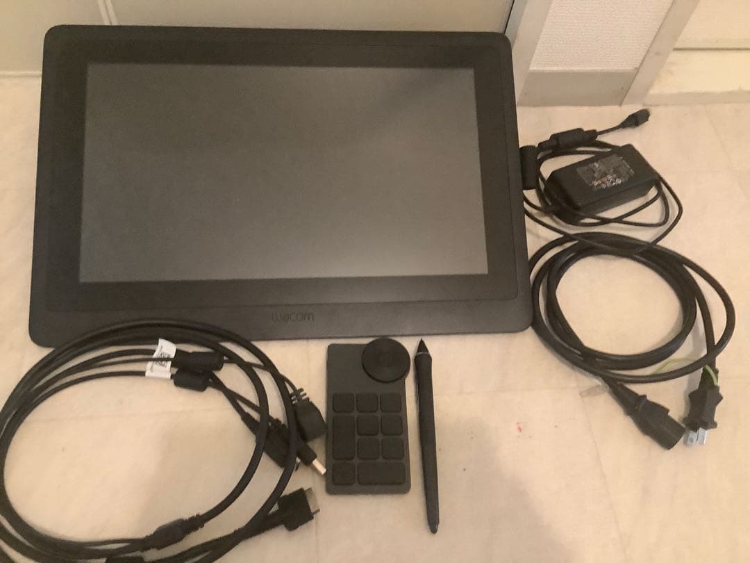 Wacom Cintiq 16 FHD DTK1660K1D 左手デバイス付き