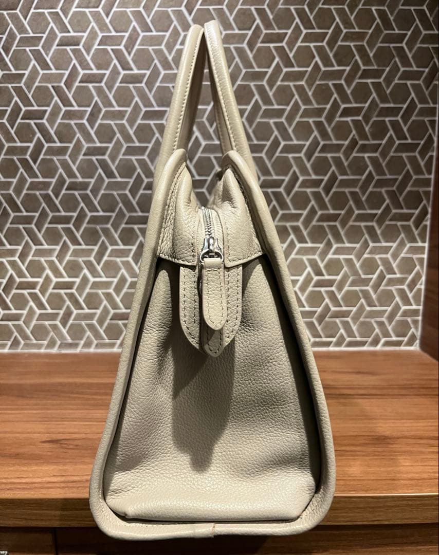 Hoaw ライトベージュ　ボストンバッグ