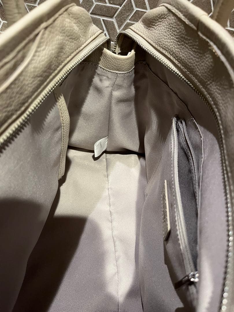 Hoaw ライトベージュ　ボストンバッグ