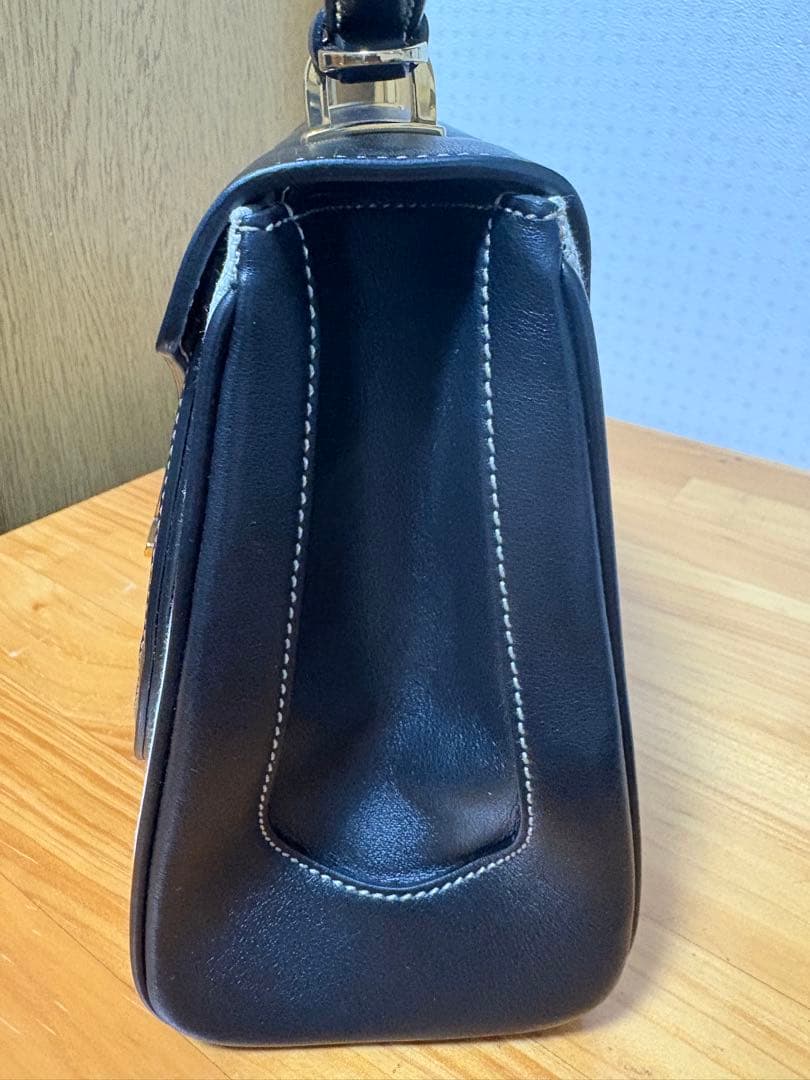 ｋ☆TOD'S タイムレスキャンパスハンドバッグ 黒/アイボリー