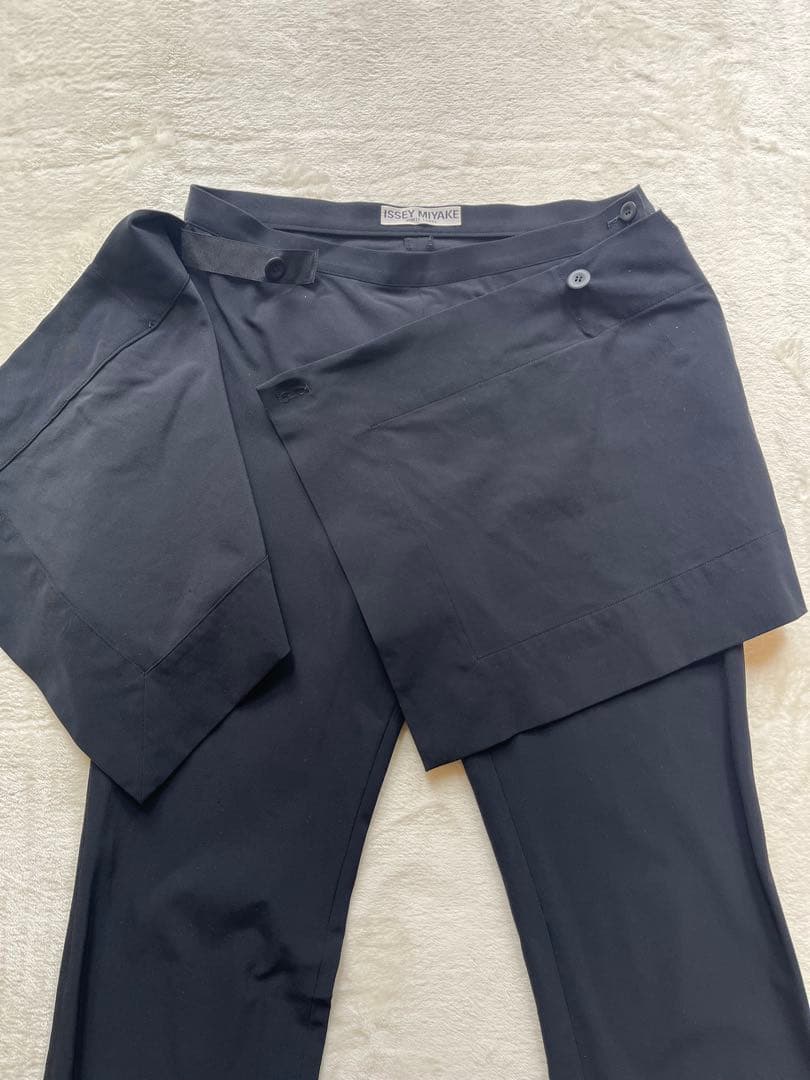 【値下げ】ISSEIMIYAKE イッセイミヤケ　ラップスカートパンツ　L
