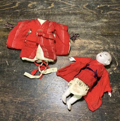 有職御人形司　初代伊藤久重の江戸のものと思われる抱き人形 難有り