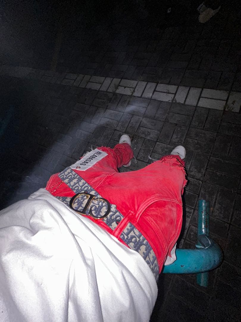 VALABASAS レッド スリムフィット デニム