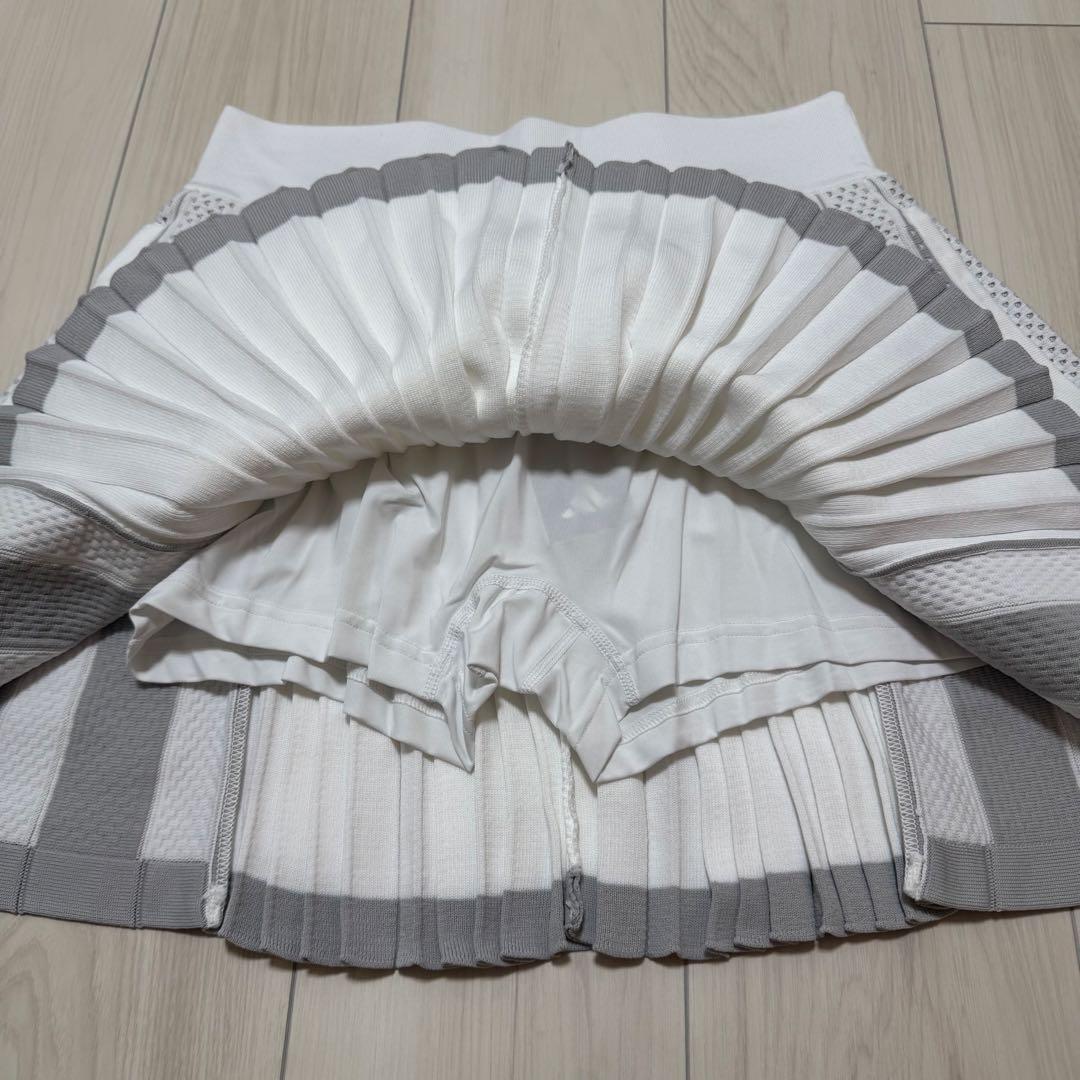 新品 アディダス セットアップ プリーツスカート フリースジャケット もこもこ