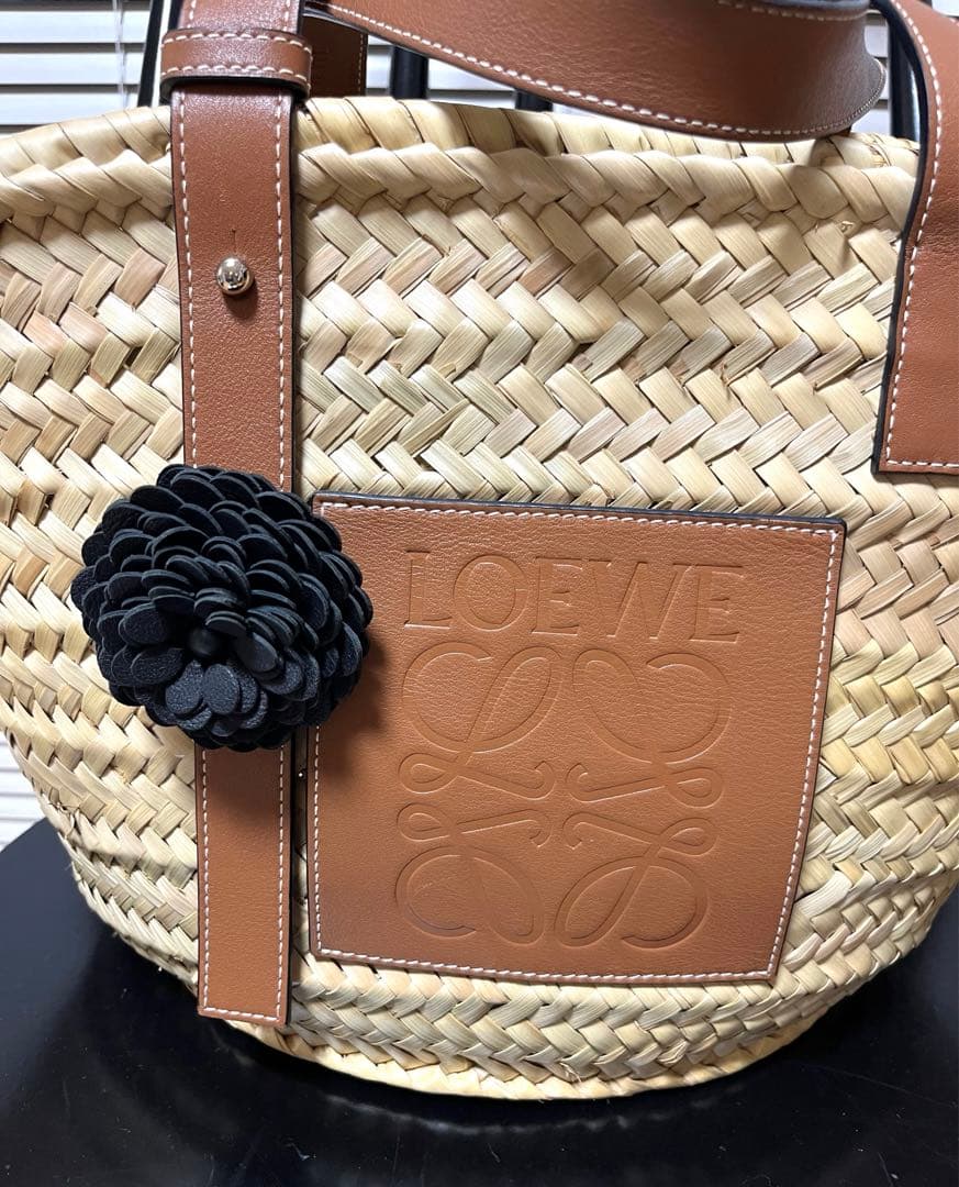 【Yuka Kaeです】　ロエベ　カゴバッグM お花チャーム付き