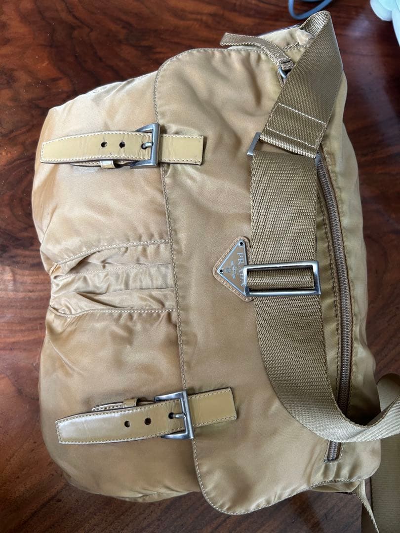 プラダ　ナイロン ベージュ ボディバッグ