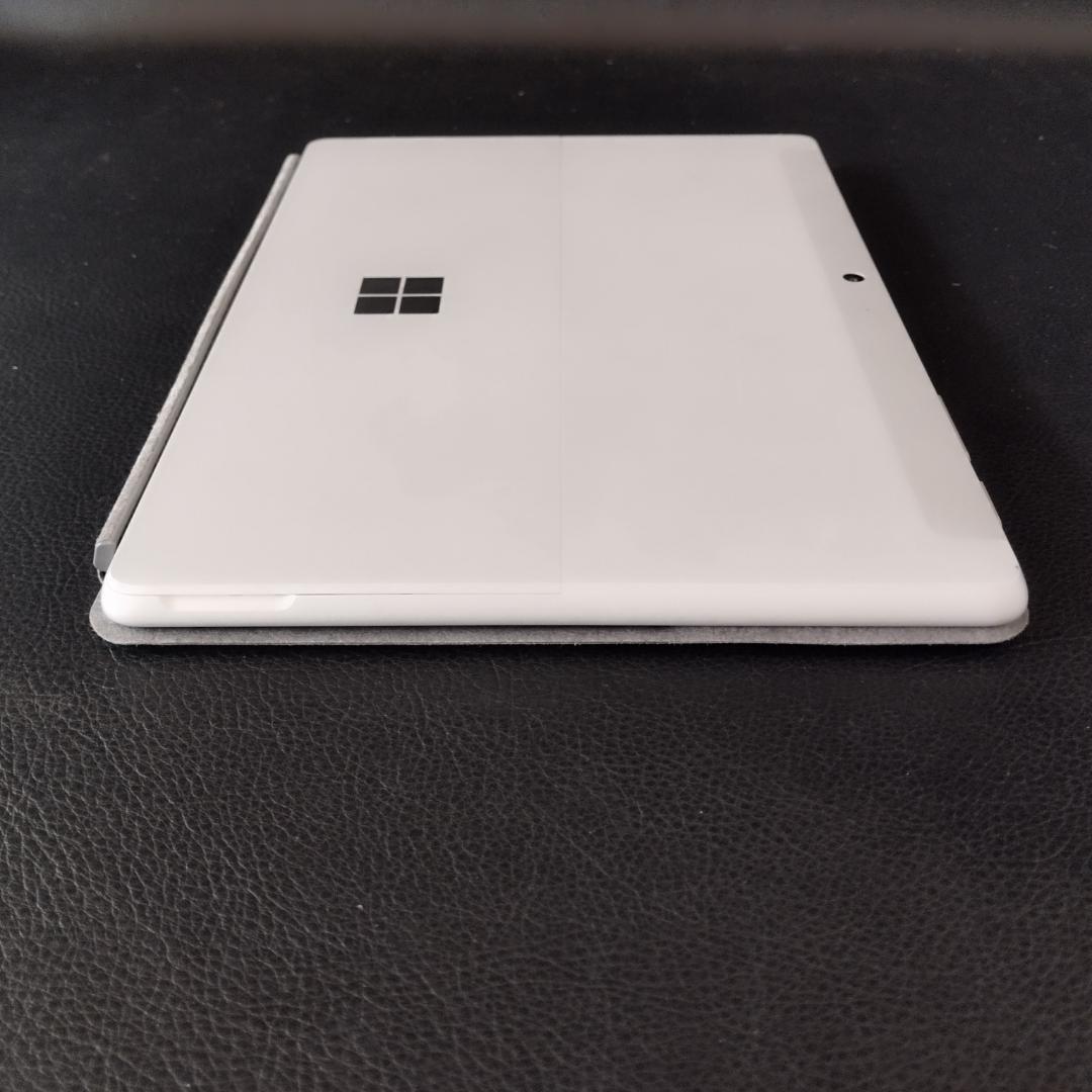 Microsoft Surface GO2　4425Y　メモリ8ｇ　初期化済み