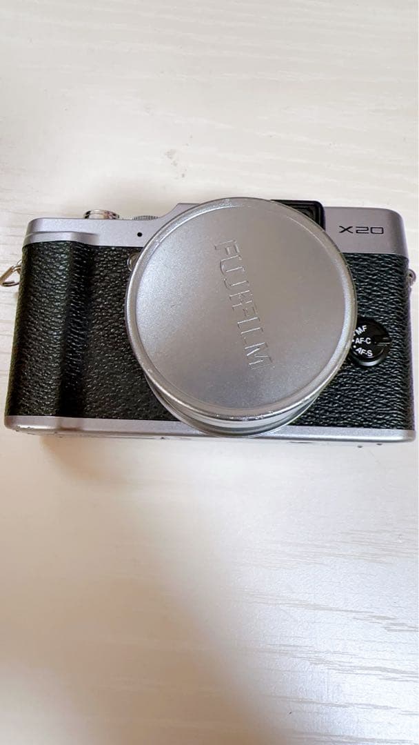 富士フイルム X20