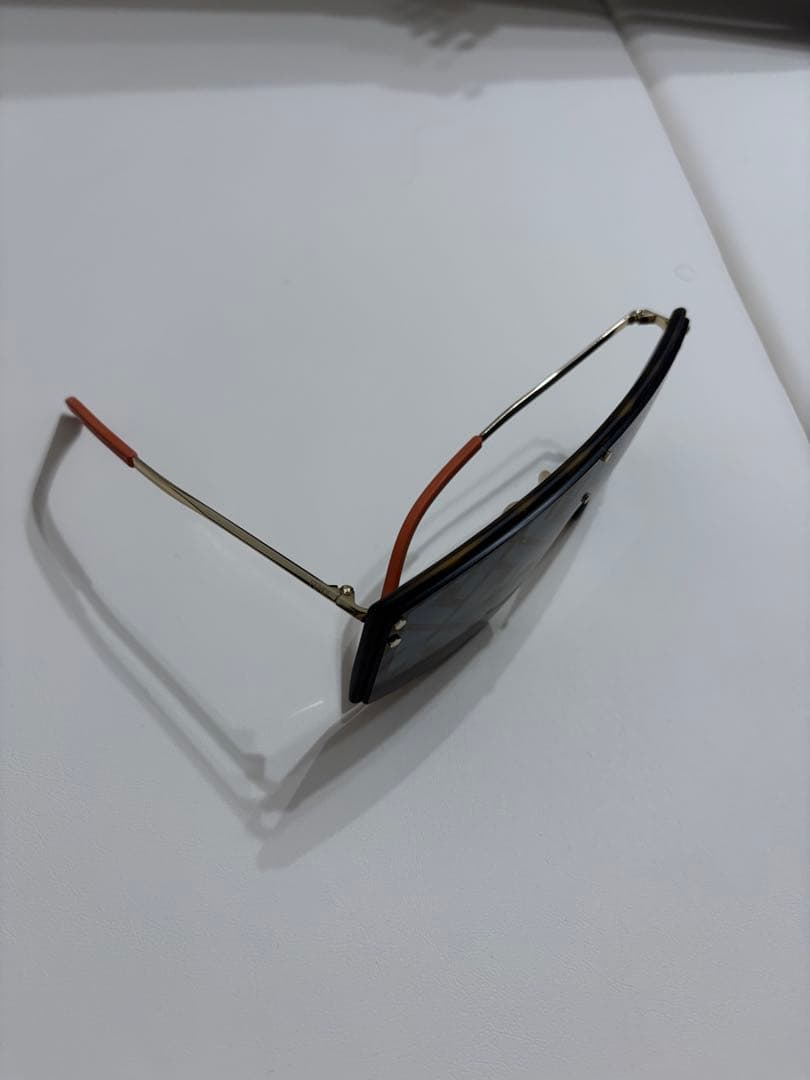 FENDI サングラス ブラックレンズ