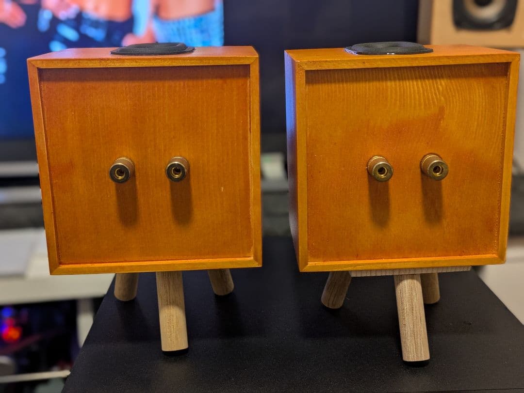 中古希少品 talbot one 木製キューブ型スピーカー Makuake掲載