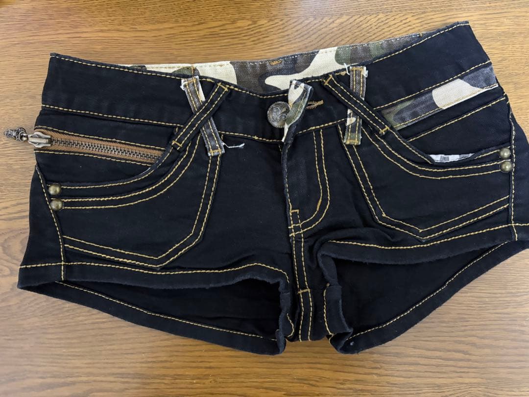 d.i.a ブラックショートパンツ