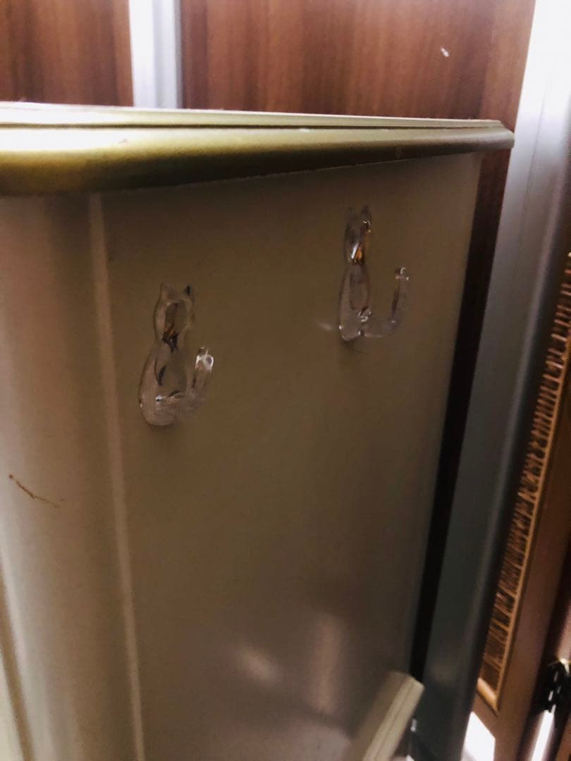 アンティーク　猫足　姫系　クリーム色の木製キャビネット 6引き出し