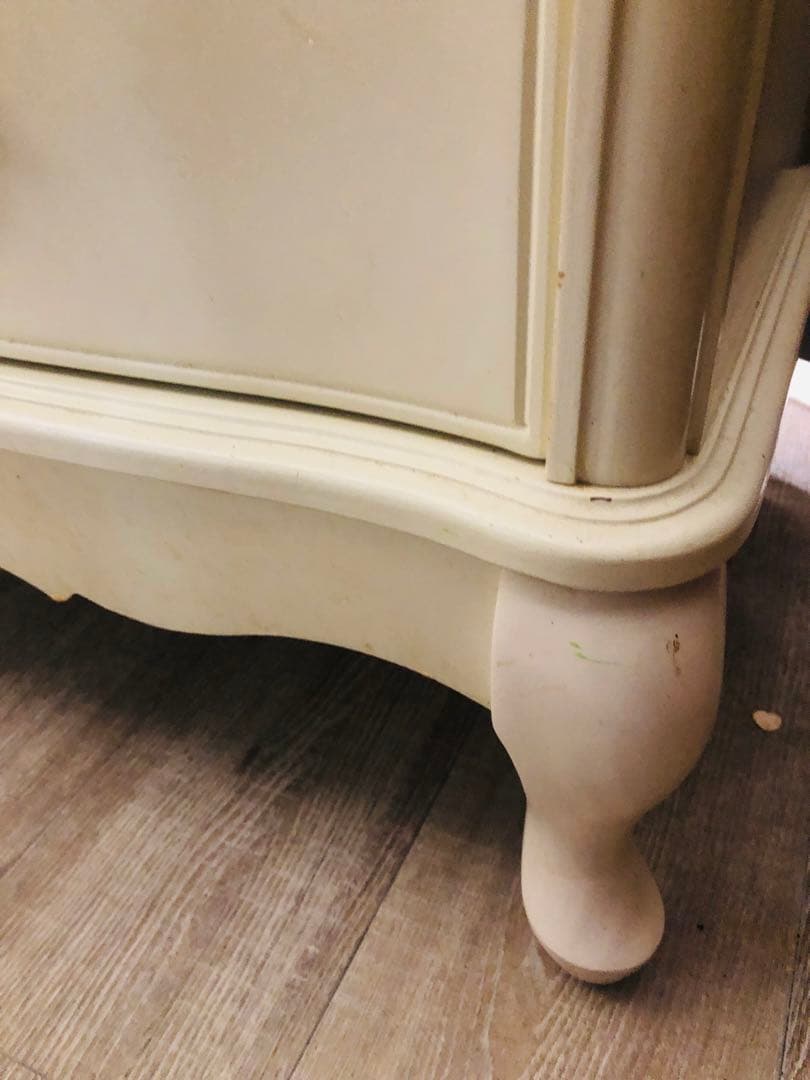 アンティーク　猫足　姫系　クリーム色の木製キャビネット 6引き出し